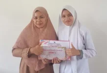 Siswi SMKS Kesehatan Mubar Juara 1 Lomba Pidato Festival Selat Tiworo Siswi SMKS Kesehatan Mubar Juara 1 Lomba Pidato Festival Selat Tiworo