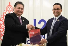 Anies Baswedan Resmi Serahkan Komike Urban20 pada Menko Airlangga Anies Baswedan Resmi Serahkan Komike Urban20 pada Menko Airlangga