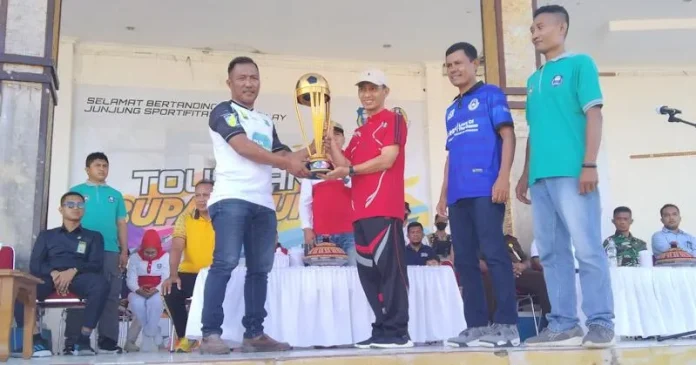 32 Klub Sepak Bola di Wakatobi Perebutkan Hadiah Rp70 Juta