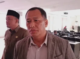 Pemkab Konawe Bakal Perbaiki Jalan di Latoma Sekretaris Daerah (Sekda) Konawe, Ferdinand Sapan