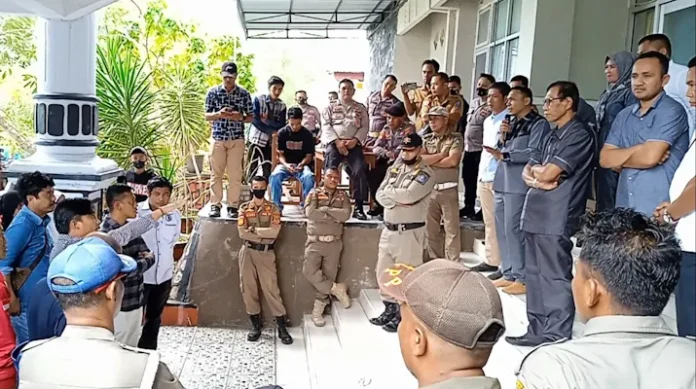 DPRD Wakatobi Didesak Warga untuk Bahas dan Tetapkan APBD Perubahan 2022