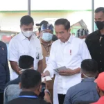 Presiden Serahkan BSU untuk 2.574 Peserta BP Jamsostek di Baubau dan Buton Presiden Serahkan BSU untuk 2.574 Peserta BP Jamsostek di Baubau dan Buton