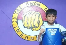 Atlet Cilik Andi Rafi, Juara 1 di Sekolah dan Peraih Emas di Kejurprov Taekwondo Atlet Cilik Andi Rafi, Juara 1 di Sekolah dan Peraih Emas di Kejurprov Taekwondo