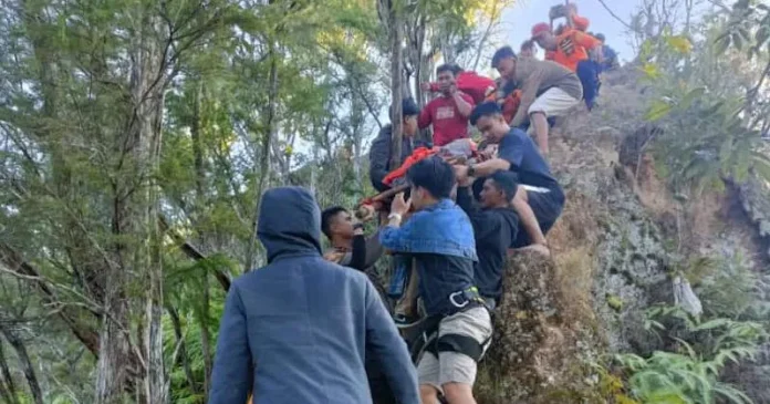 PSX_2164 Mahasiswa Catur Sakti Kendari yang Hilang di Puncak Popalia Ditemukan dalam Jurang