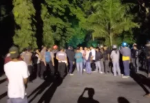 Dua Kelompok Mahasiswa UHO Terlibat Bentrok Dua Kelompok Mahasiswa UHO Terlibat Bentrok