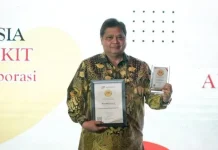 Airlangga Hartarto Dinobatkan sebagai Tokoh Pemulihan Ekonomi Nasional Airlangga Hartarto Dinobatkan sebagai Tokoh Pemulihan Ekonomi Nasional