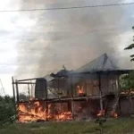 Ditinggal Pemilik, Satu Unit Rumah di Desa Momuntu Mubar Ludes Terbakar Ditinggal Pemilik, Satu Unit Rumah di Desa Momuntu Mubar Ludes Terbakar