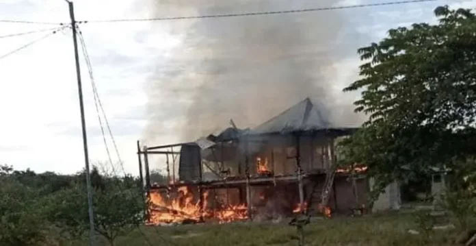 Ditinggal Pemilik, Satu Unit Rumah di Desa Momuntu Mubar Ludes Terbakar