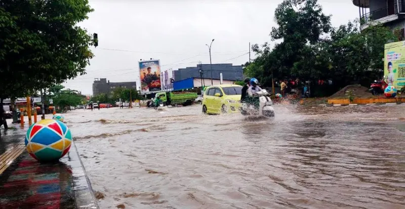 Sejumlah Ruas Jalan di Kendari Masih Jadi Langganan Genangan Air Hujan