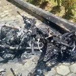 Polisi Selidiki Penyebab Terbakarnya Motor di Fakultas Teknik UHO Satu Sepeda Motor Dibakar OTK di Halaman Fakultas Teknik UHO