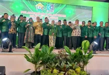 Ruksamin Resmi Dikukuhkan sebagai Presidium MW KAHMI Sultra Ruksamin Resmi Dikukuhkan sebagai Presidium MW KAHMI Sultra