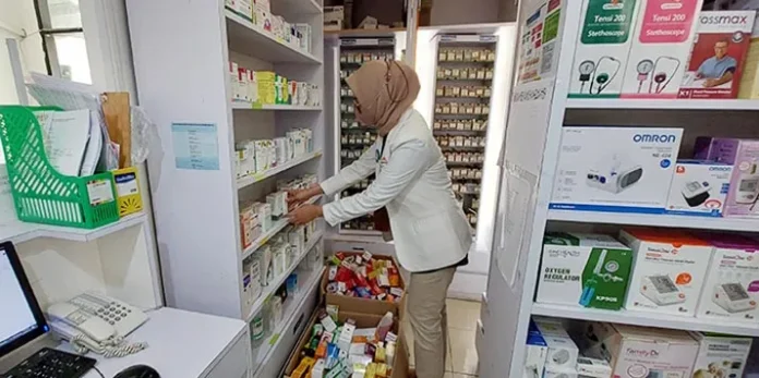 20221020_110247 Seluruh Outlet Kimia Farma di Sultra Setop Jual Obat Sirup sesuai Instruksi Kemenkes