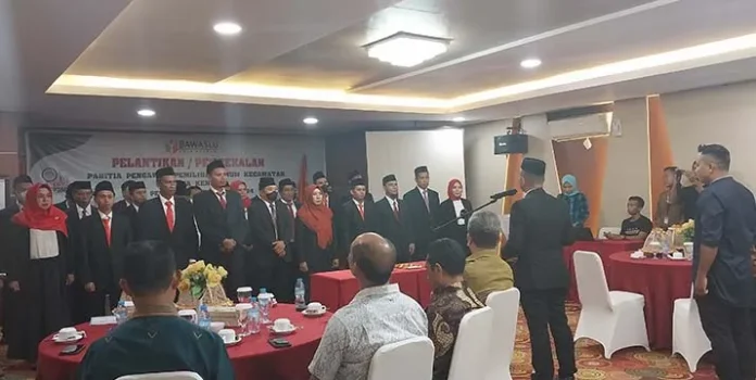 33 Panwascam Resmi Dilantik, Pj Wali Kota Kendari Minta Pengawasan Pemilu Dijalankan Secara Baik