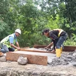 Jadi Satu-satunya Akses Masyarakat, Jembatan di Wawonii Tenggara Diperbaiki Jadi Satu-satunya Akses Masyarakat, Jembatan di Wawonii Tenggara Diperbaiki