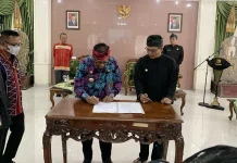 Pemkab Mubar dan Bandung Teken MoU Potensi Daerah dan Pelayanan Publik Pemkab Mubar dan Bandung Teken MoU Potensi Daerah dan Pelayanan Publik