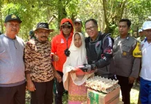 Pj Bupati Mubar Janji Bangun Kembali Rumah Lansia yang Terbakar Pj Bupati Mubar Janji Bangun Kembali Rumah Lansia yang Terbakar