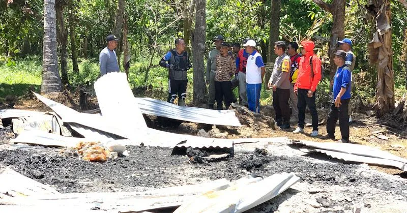 Pj Bupati Mubar Janji Bangun Kembali Rumah Lansia yang Terbakar