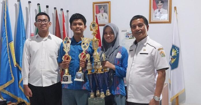 SMAN 1 Kendari Juara Umum Gebyar Matematika Sains 2022