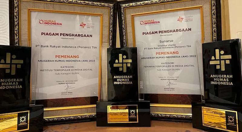 Dirut BRI Sunarso Jadi Pemimpin BUMN Terpopuler, BRI Borong 5 Penghargaan di Anugerah Humas Indonesia 2022