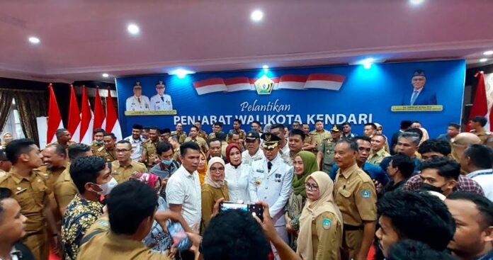 Serba-serbi Pelantikan Asawa yang Dihadiri Teman Sekolahnya