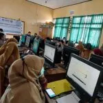 Jurusan Pendidikan Fisika UHO Gelar Pelatihan Laboratorium Virtual di SMAN 10 Kendari