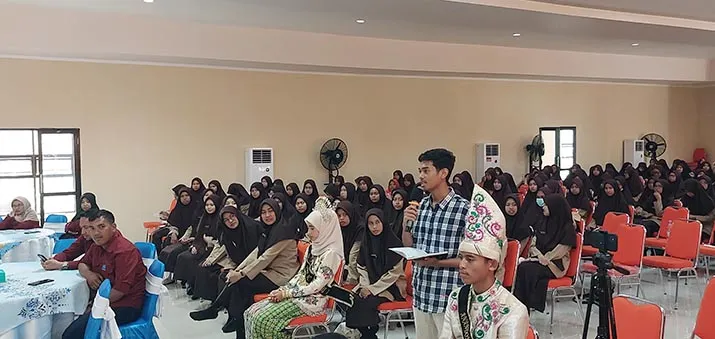 Sulkarnain Kadir Jadi Motivator Siswa di Career Day for Students MAN IC Kendari