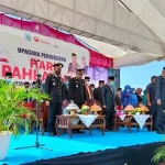 Pemkab Buteng Gelar Upacara Hari Pahlawan di Pantai Katembe Pemkab Buteng Gelar Upacara Hari Pahlawan di Pantai Katembe