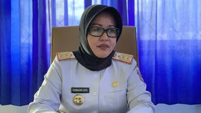 IMG-8080 Kepala Badan Kepegawaian dan Pengembangan Sumber Daya Manusia (BKPSDM) Mubar, Rosmasari La Ute