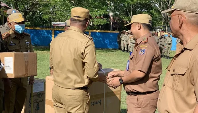 IMG-8356 Pj Bupati Mubar Serahkan Bantuan Alkes ke RSUD dan Puskesmas