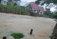 Banjir Diduga Akibat Aktivitas Kontraktor di Sekitar Area Bandara Sugimanuru Banjir Diduga Akibat Aktivitas Kontraktor di Sekitar Area Bandara Sugimanuru