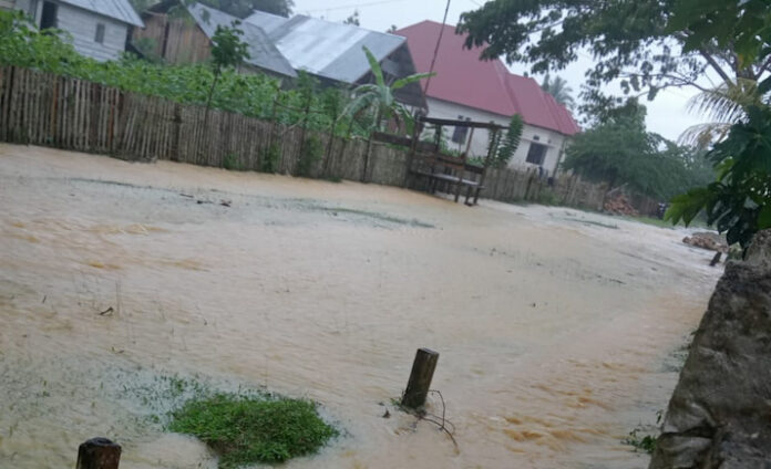 Banjir Diduga Akibat Aktivitas Kontraktor di Sekitar Area Bandara Sugimanuru