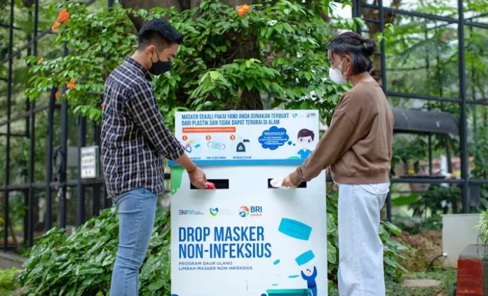Limbah Masker Butuh 300 Tahun untuk Terurai, BRI Peduli Mengubahnya Jadi Pot Tanaman
