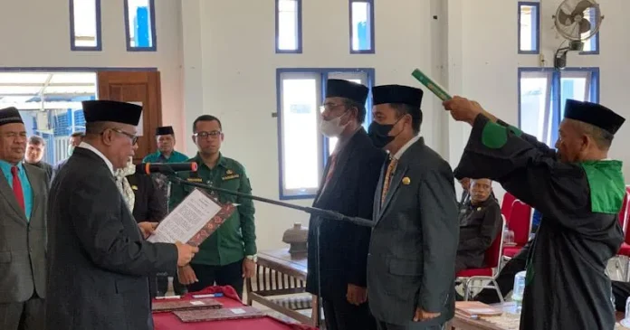 Inspektur Daerah dan Asisten II Setda Mubar Remi Dilantik