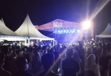 Vicky Salamor Sukses Hibur Ribuan Warga di Malam Puncak Wakatobi Wave Vicky Salamor Sukses Hibur Ribuan Warga di Malam Puncak Wakatobi Wave