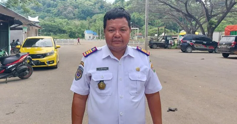 H-1 Pilkades di Muna, Antrean Kendaraan Mengular di Pelabuhan Feri Torobulu