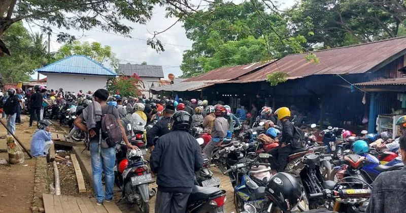 H-1 Pilkades di Muna, Antrean Kendaraan Mengular di Pelabuhan Feri Torobulu