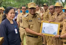 Tujuh Sekolah di Mubar Terima Sertifikat Pangan dan Jajanan Aman dari Badan POM Tujuh Sekolah di Mubar Terima Sertifikat Pangan dan Jajanan Aman dari Badan POM