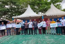 59 Paket Sarana dan Prasarana Perikanan Diserahkan untuk Nelayan di Kendari 59 Paket Sarana dan Prasarana Perikanan Diserahkan untuk Nelayan di Kendari
