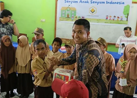 Tekad Sang Pendidik di Tanah Wawonii, Berharap Memberi Manfaat Tekad Sang Pendidik di Tanah Wawonii, Berharap Memberi Manfaat