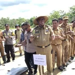 Tekan Inflasi, Pemkab Mubar Resmi Launching Gerakan Tanam Cabai Tekan Inflasi, Pemkab Mubar Resmi Launching Gerakan Tanam Cabai