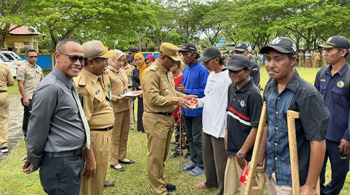 464 Penyandang Disabilitas di Mubar Terima BLT 464 Penyandang Disabilitas di Mubar Terima BLT