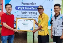 BEI Sultra Bantu Pembuatan Pojok Baca di Desa Labuan Beropa Konsel BEI Sultra Bantu Pembuatan Pojok Baca di Desa Labuan Beropa Konsel