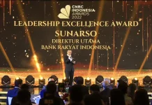 Punya Visi Kuat, Dirut BRI Sunarso Raih Penghargaan Leadership Excellence Award Punya Visi Kuat, Dirut BRI Sunarso Raih Penghargaan Leadership Excellence Award