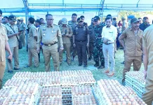 Warga Tiworo Raya Antusias Ikut Operasi Pasar Murah di Desa Mekar Jaya Warga Tiworo Raya Antusias Ikut Operasi Pasar Murah di Desa Mekar Jaya