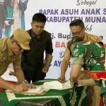 Pemkab Mubar Hibahkan Barang ke Kodim Muna untuk Pembangunan Dua Pos Jaga Pemkab Mubar Hibahkan Barang ke Kodim Muna untuk Pembangunan Dua Pos Jaga