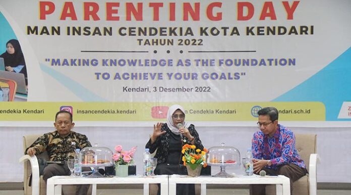 MAN IC Kendari Beri Pemahaman ke Siswa dan Orang Tua tentang Pendidikan di Perguruan Tinggi