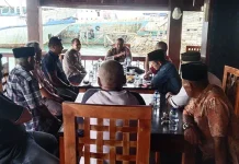 Polres Wakatobi dan Polsek Wangsel Gelar Jumat Curhat Bersama Masyarakat Polres Wakatobi dan Polsek Wangsel Gelar Jumat Curhat Bersama Masyarakat