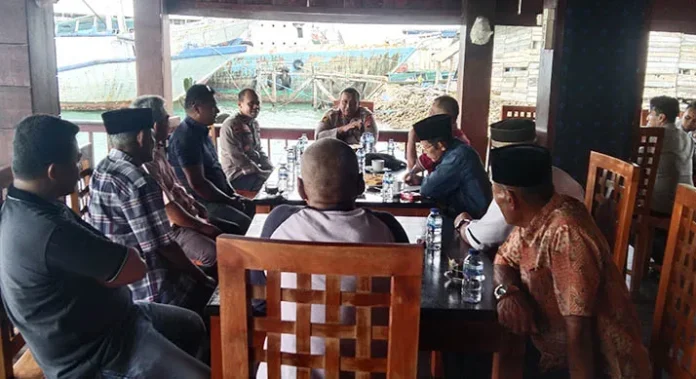 Polres Wakatobi dan Polsek Wangsel Gelar Jumat Curhat Bersama Masyarakat