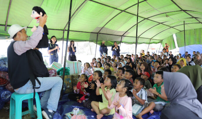 Jalankan Aktivitas Trauma Healing, Forum Humas BUMN Gelar Nobar untuk Warga Korban Gempa Cianjur