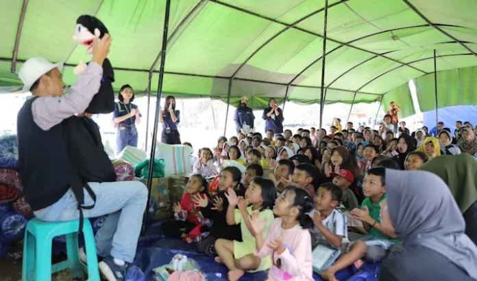 Jalankan Aktivitas Trauma Healing, Forum Humas BUMN Gelar Nobar untuk Warga Korban Gempa Cianjur